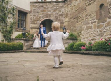 jak ubrać dziecko na wesele