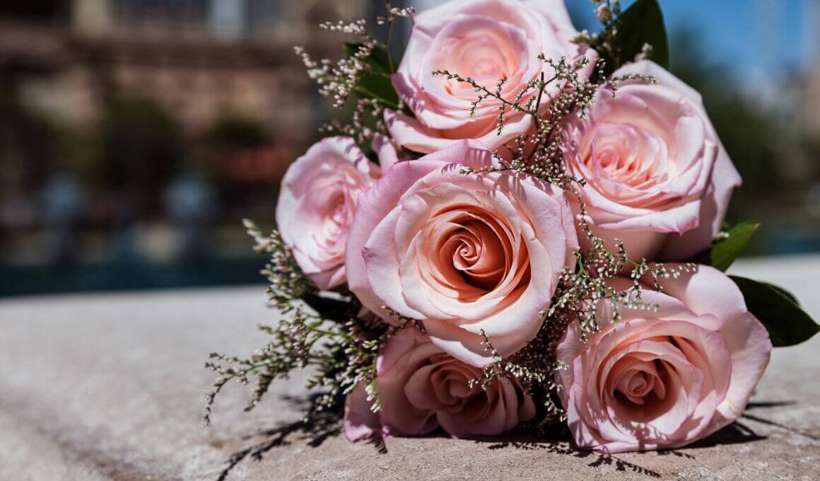 bukiety ślubne z róż